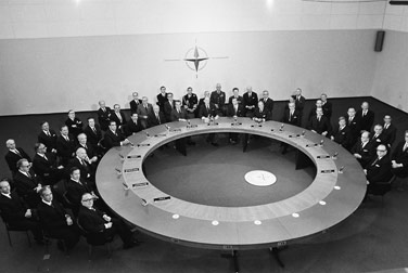 Prime Minister Adelino da Palma Carlos and Minister of Foreign Affairs, Mário Soares, from the first provisional government, attend a NATO meeting, June 1974 