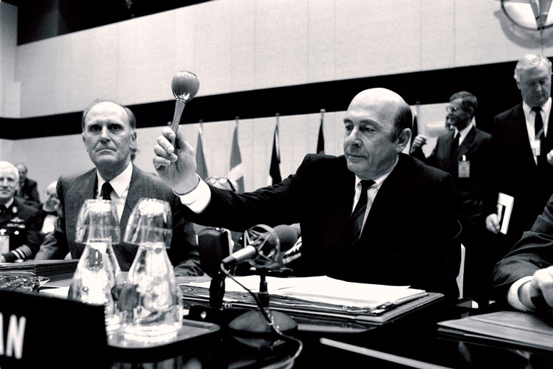 Manfred Wörner, 1988 - 1994
