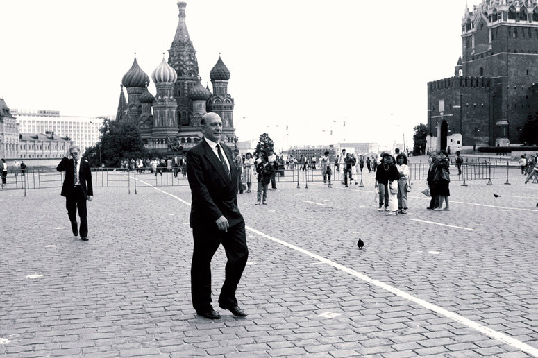 First NATO Secretary General in Russia