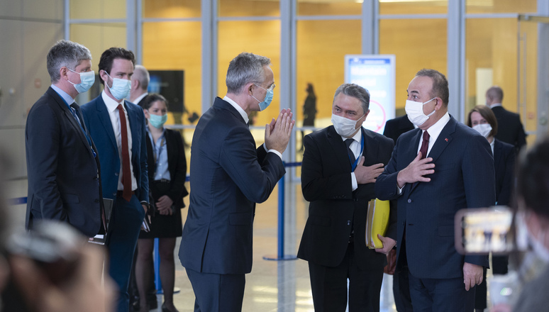 NATO Secretary General Jens Stoltenberg bids farewell to the Minister of Foreign Affairs of the Republic of Turkey, Mevlüt Çavuşoğlu