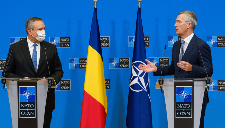 NATO Secretary General, Jens Stoltenberg, and the Prime Minister of Romania, Nicolae Ciucă 