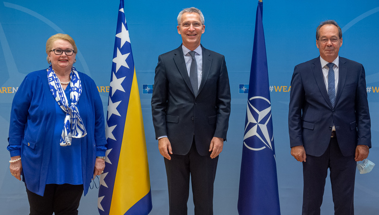 (left to right) Bisera Turković (Foreign Affairs Minister of Bosnia and Herzegovina), NATO Secretary General Jens Stoltenberg and Sifet Podžić (Defence Minister of Bosnia and Herzegovina)