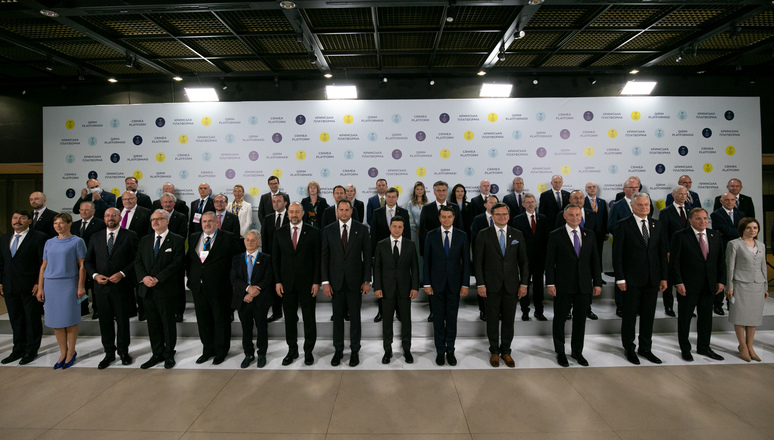 Family portrait of the Crimea Platform Inaugural Summit