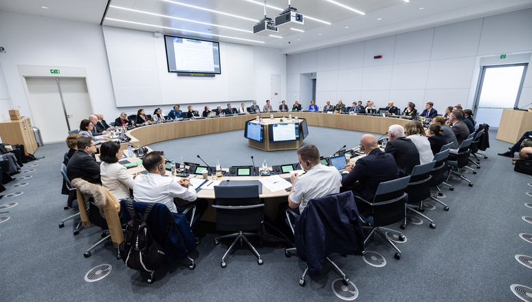 General view of the meeting