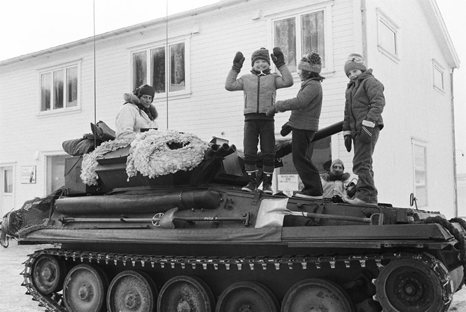 Kids on tank during Atlas Express