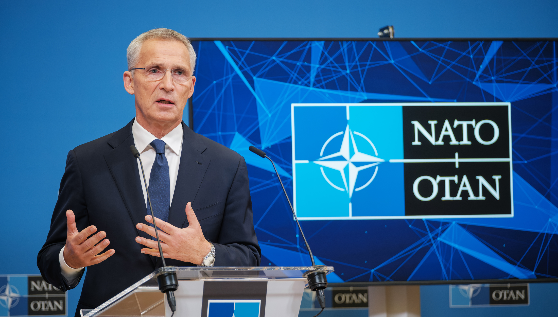 NATO Photo gallery Press point by the NATO Secretary General, 30Sep