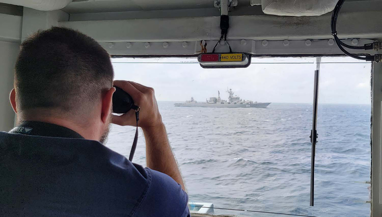 NATO naval forces monitor Russian warships in the North Sea