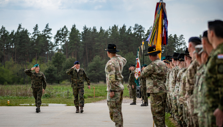 Forces de l'OTAN basées en Pologne renforcées par l'engagement militaire américain (nato.int)