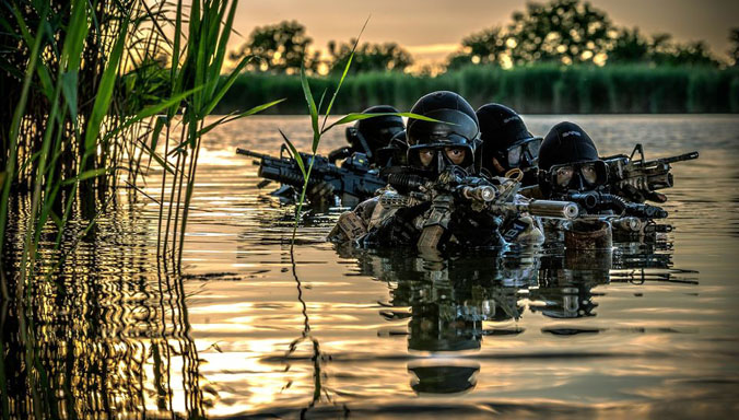 Hungarian Special Operations Forces practise their skills operating underwater and emerging silently on shore in the Tisza River. (photo credit: Hungarian Armed Forces)