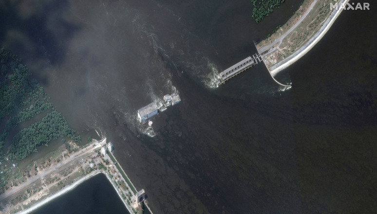 A satellite image shows the Nova Kakhovka Dam and hydroelectric plant after its collapse, in Nova Kakhovka, Ukraine June 7, 2023. Maxar Technologies/Handout via REUTERS THIS IMAGE HAS BEEN SUPPLIED BY A THIRD PARTY. NO RESALES. NO ARCHIVES. MUST NOT OBSCURE LOGO.
