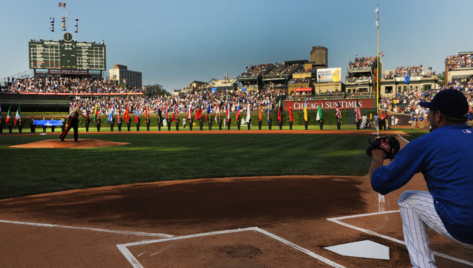 À l'occasion du sommet de Chicago, en 2012, le général John R. Allen, alors commandant de la Force internationale d'assistance à la sécurité (FIAS) en Afghanistan, effectue le premier lancer lors d'un match de baseball au stade de Wrigley Field. Il arrive parfois que le pays qui accueille un sommet organise des événements culturels en marge des réunions. Ainsi, à Chicago, le personnel de l'OTAN et les forces armées ont assisté au « Crosstown Classic », match qui oppose les deux équipes de la ville, à savoir les Chicago Cubs et les Chicago White Sox.