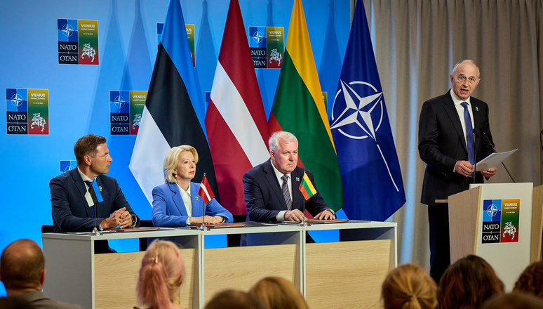 Left to right: Hanno Pevkur Minister of Defence, Estonia); Ināra Mūrniece (Minister of Defence, Latvia); Arvydas Anušauskas (Minister of Defence, Lithuania); NATO Deputy Secretary General Mircea Geoană