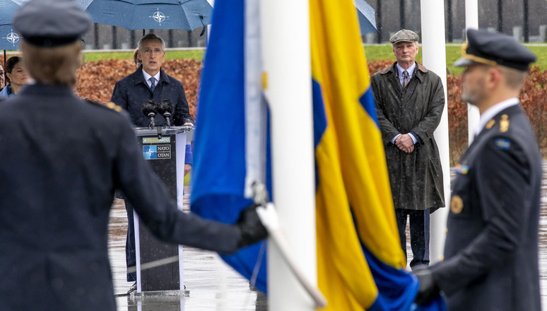 Raising of the flag of Sweden at the Accession Ceremony