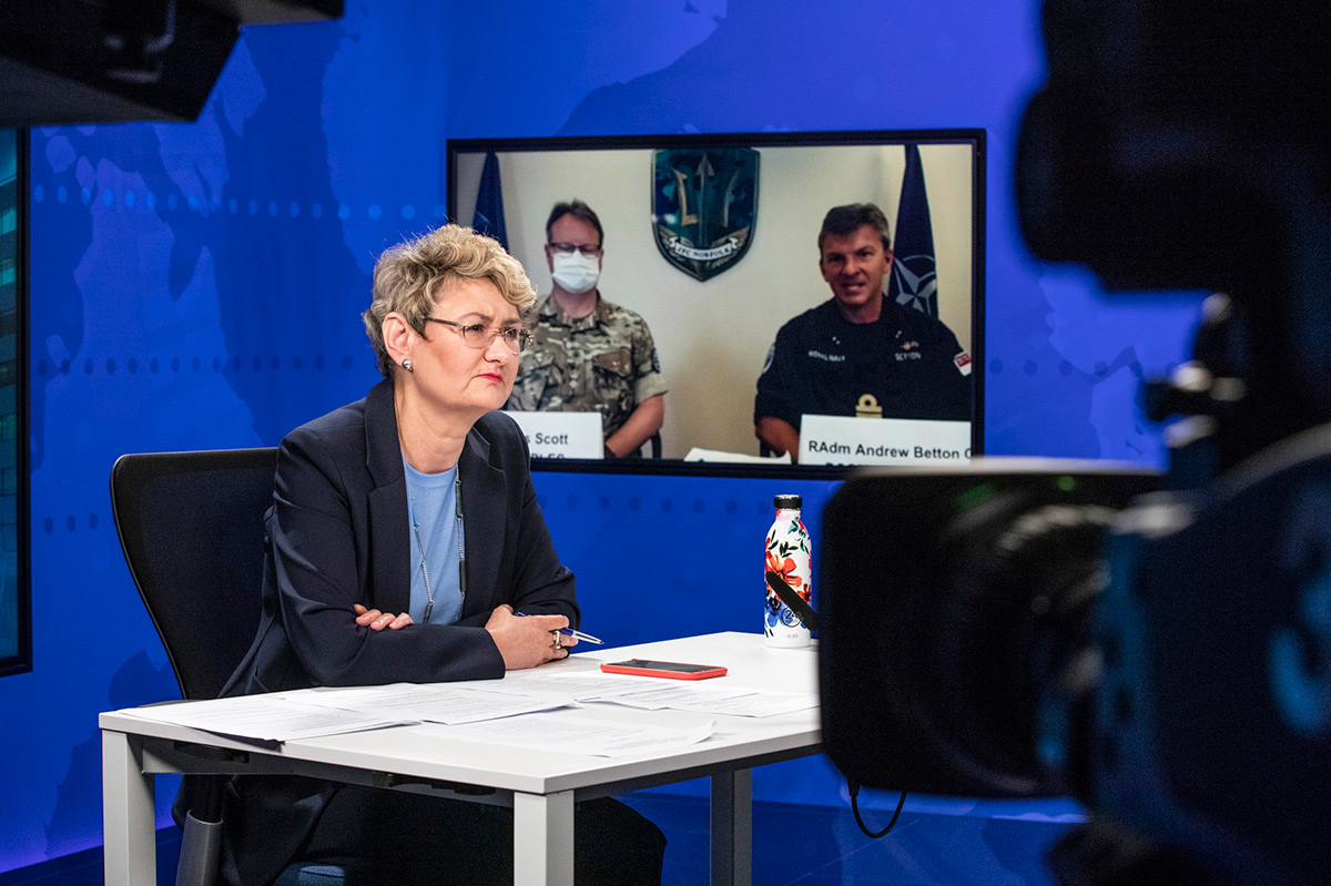 Oana moderating a virtual media briefing on exercise Steadfast Defender 2021 with Lieutenant General Brice Houdet, SHAPE Vice Chief of Staff, May 2021.