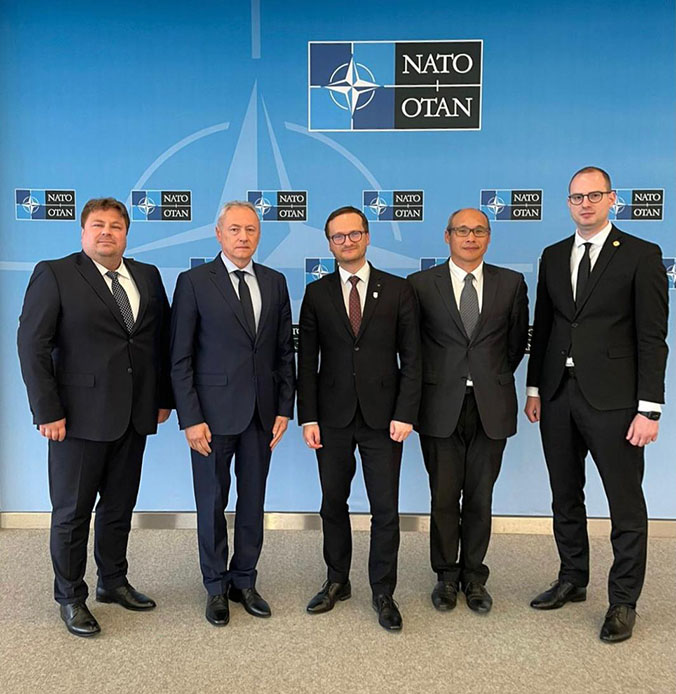From left to right: Florin-Daniel Demian, Secretary General of the Romanian Court of Accounts, Lucian-Ovidiu Heiuș, Vice-President of the Romanian Court of Accounts, Radek Visinger, IBAN Chair, Sébastien Lepers, Board member, and Daniel Mîndruț, Adviser to the President of the Romanian Court of Accounts.