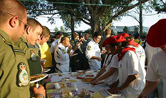 During the Tiger Meets, an international night is organised where participants get to know other member countries better through their traditional cuisine or music. (Photo by NATO Tiger Association)