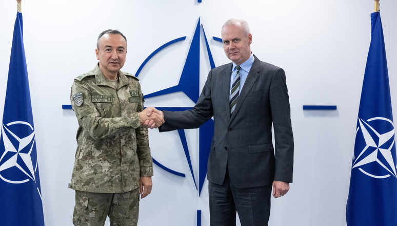 KFOR Commander, Major General Özkan Ulutaş with acting NATO Deputy Secretary General Boris Ruge.