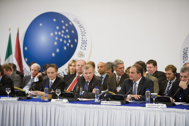 Réunion à Corfou des ministres des Affaires étrangères des pays membres du Conseil OTAN-Russie